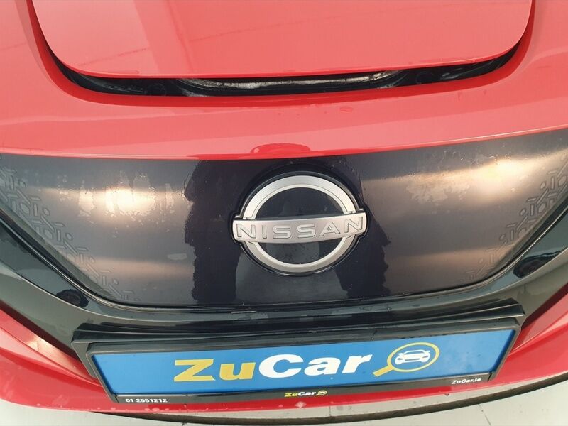 More views of Nissan Leaf