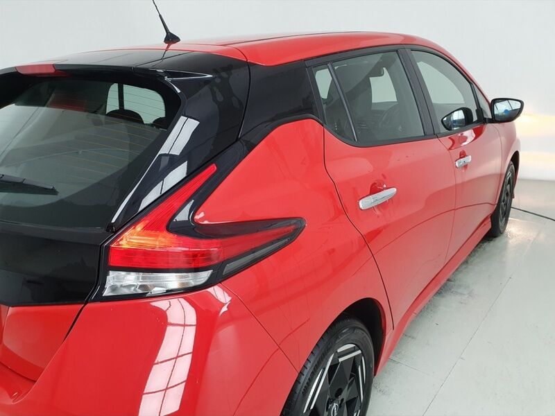 More views of Nissan Leaf