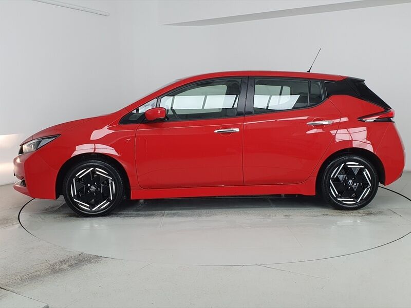 More views of Nissan Leaf