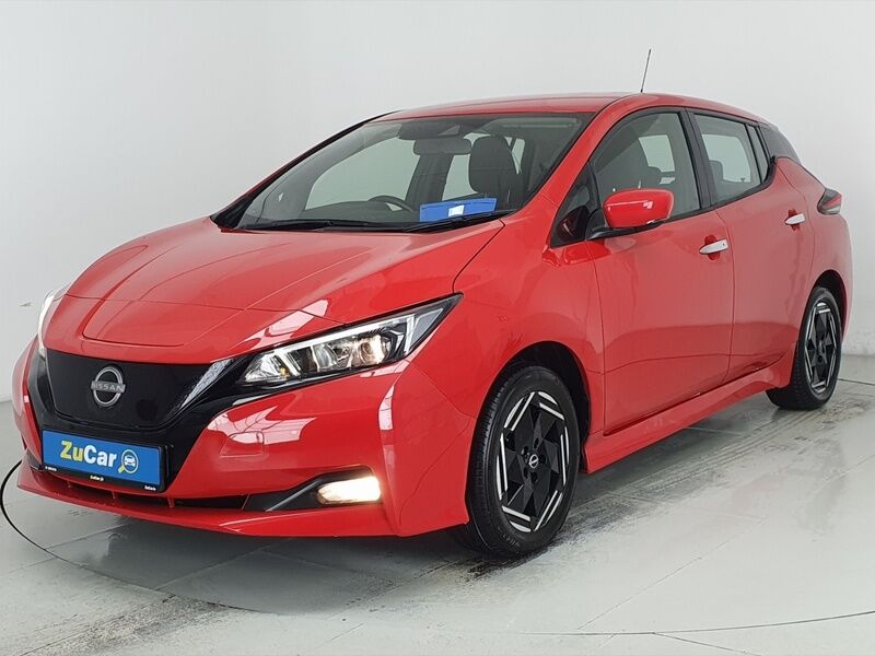 More views of Nissan Leaf