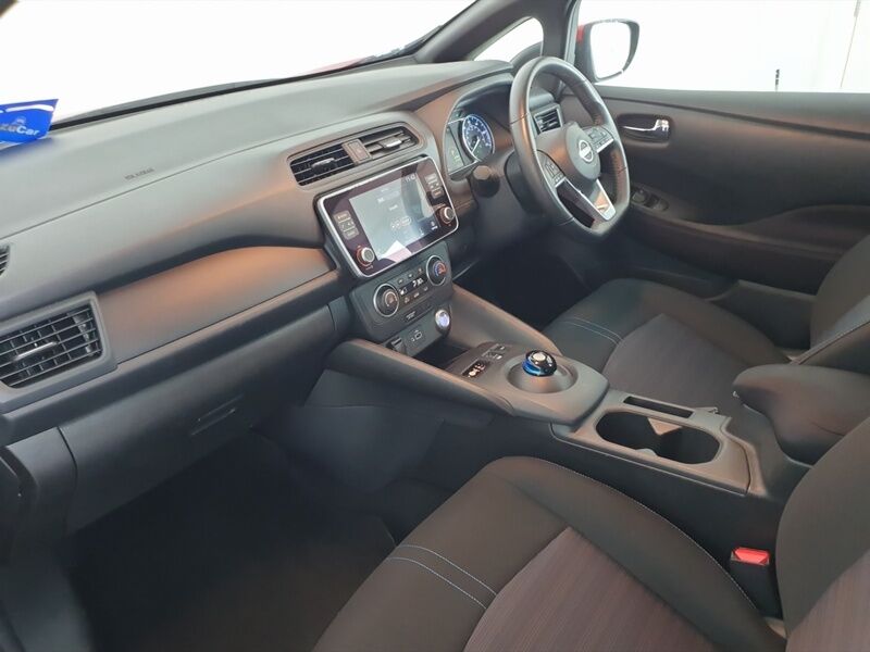 More views of Nissan Leaf