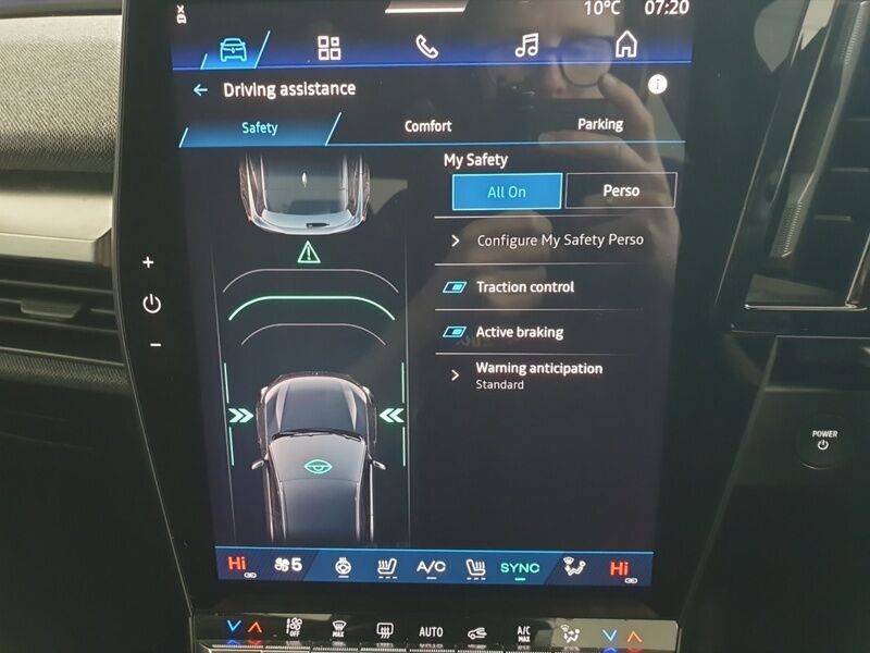 More views of Renault Scenic