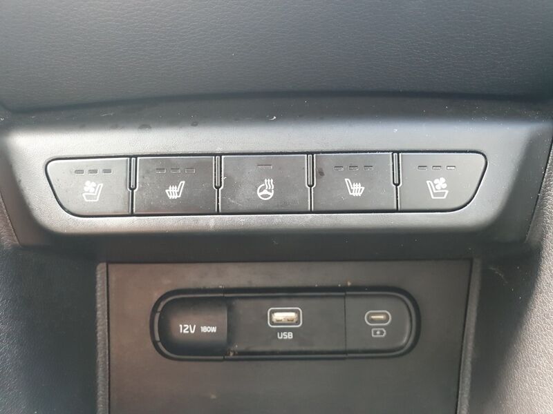 More views of Kia Sportage