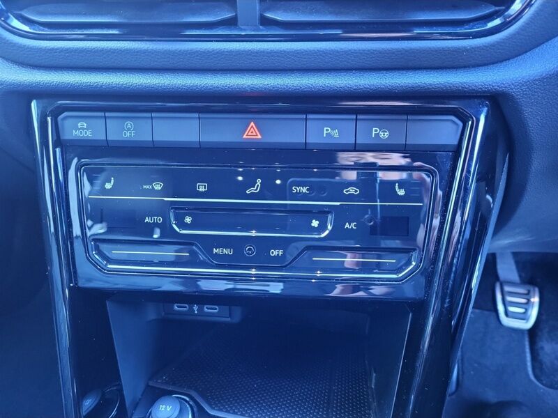 More views of Volkswagen T-Roc