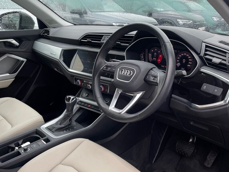 More views of Audi Q3