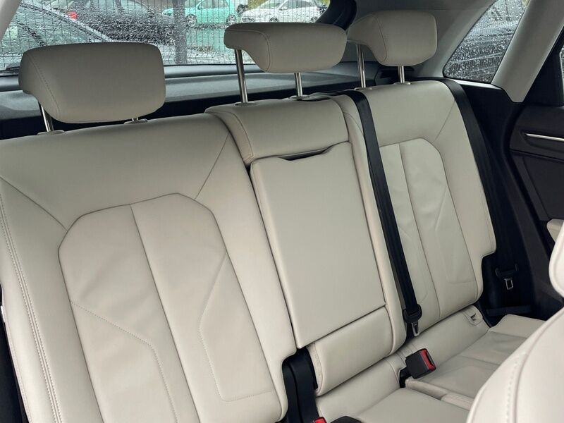 More views of Audi Q3