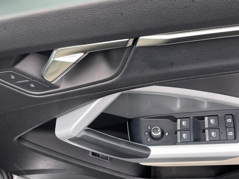 More views of Audi Q3