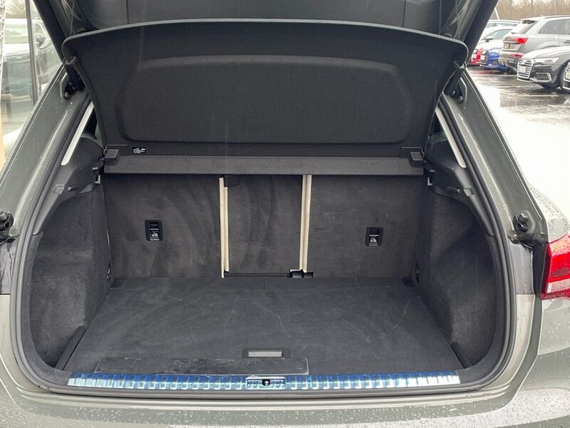 More views of Audi Q3