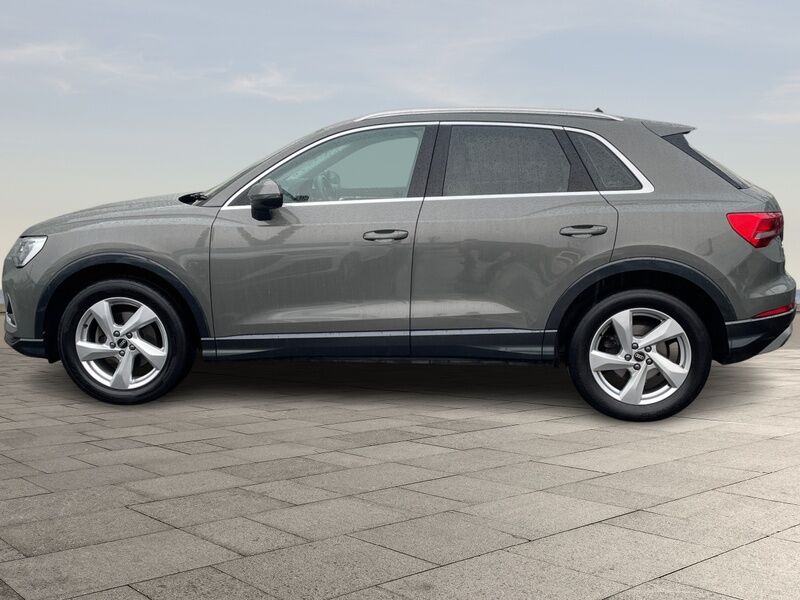 More views of Audi Q3