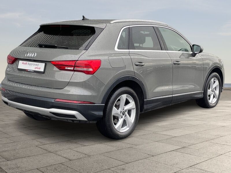 More views of Audi Q3