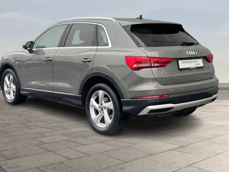 More views of Audi Q3