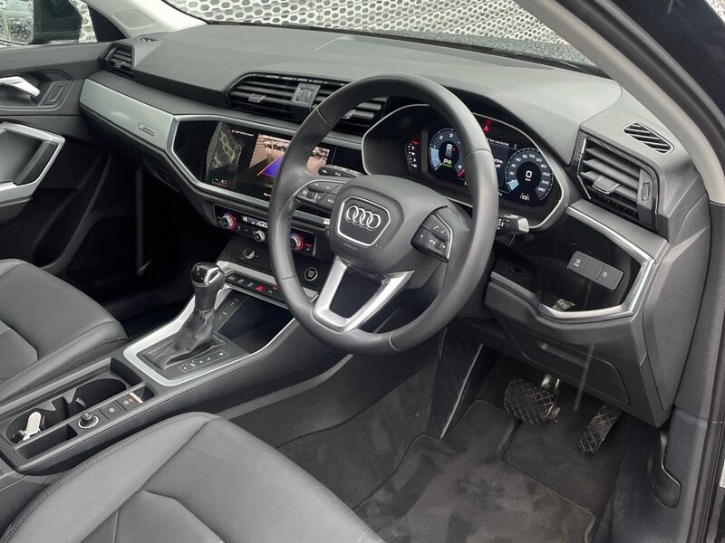 More views of Audi Q3