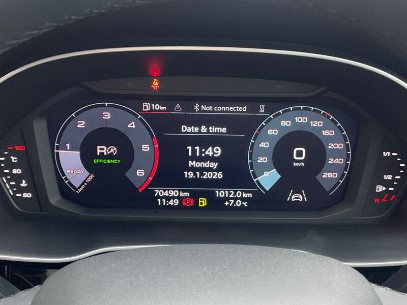 More views of Audi Q3