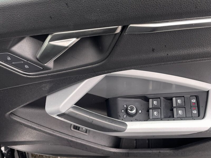 More views of Audi Q3