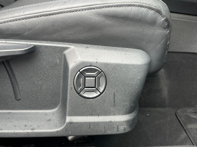 More views of Audi Q3