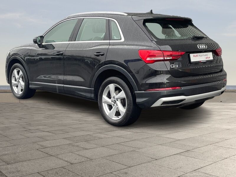 More views of Audi Q3