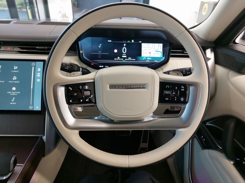 More views of Land Rover Range Rover