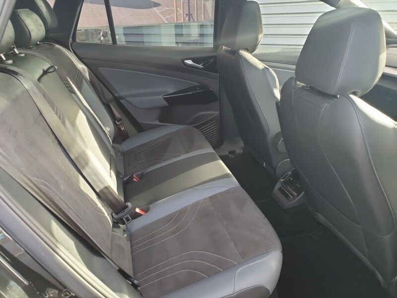 More views of Volkswagen ID.4
