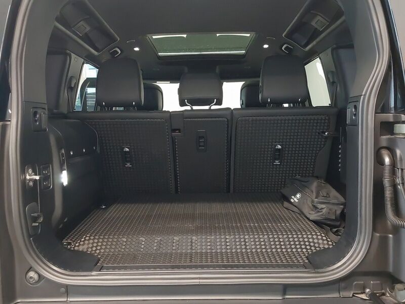 More views of Land Rover Defender