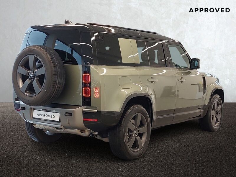 More views of Land Rover Defender