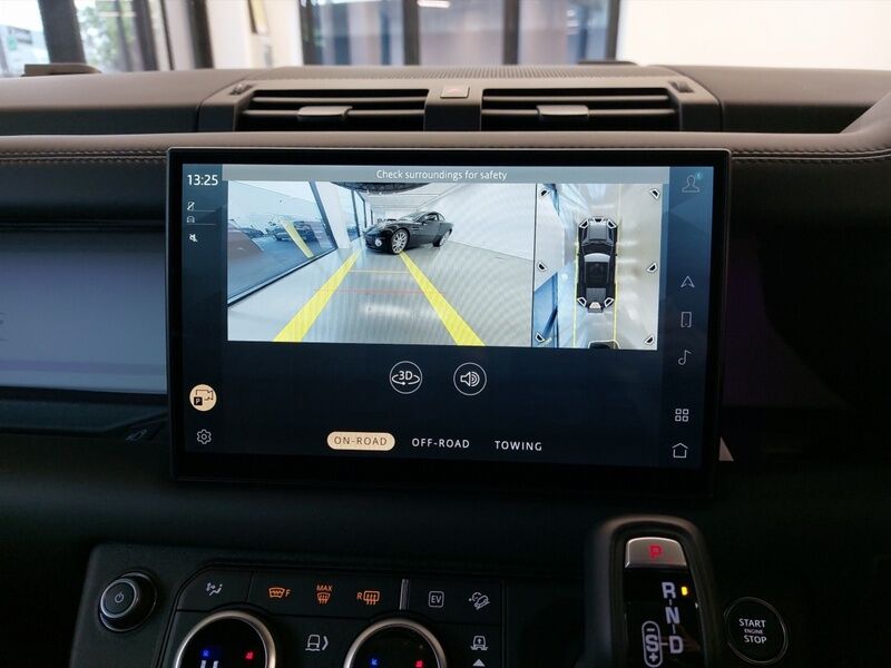 More views of Land Rover Defender