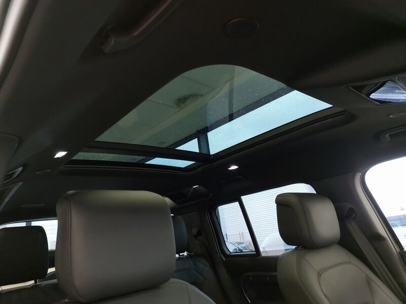 More views of Land Rover Defender