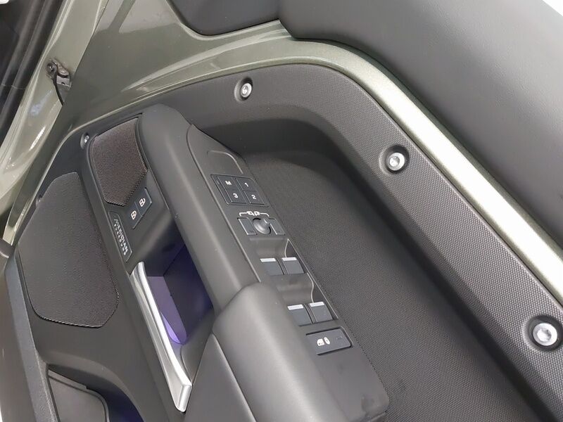 More views of Land Rover Defender