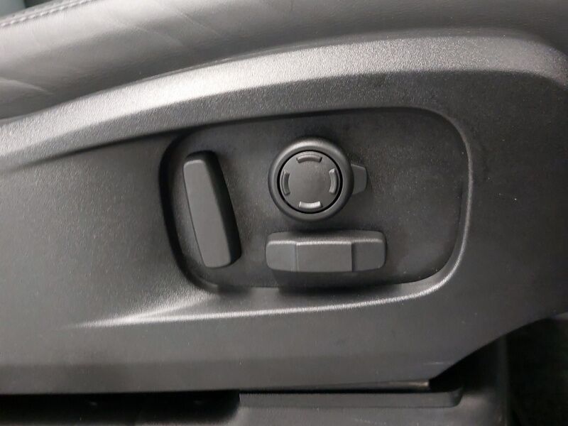 More views of Land Rover Defender