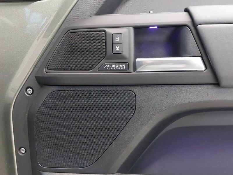 More views of Land Rover Defender