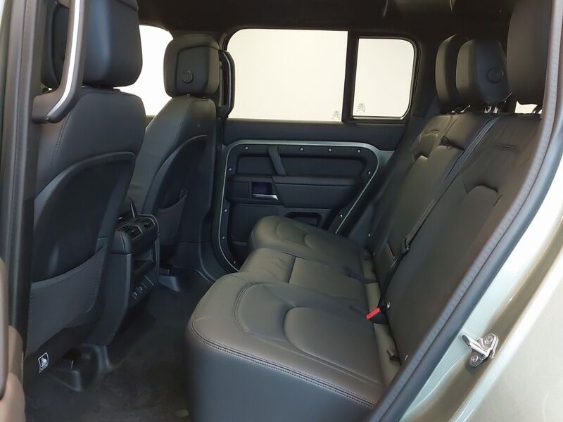 More views of Land Rover Defender