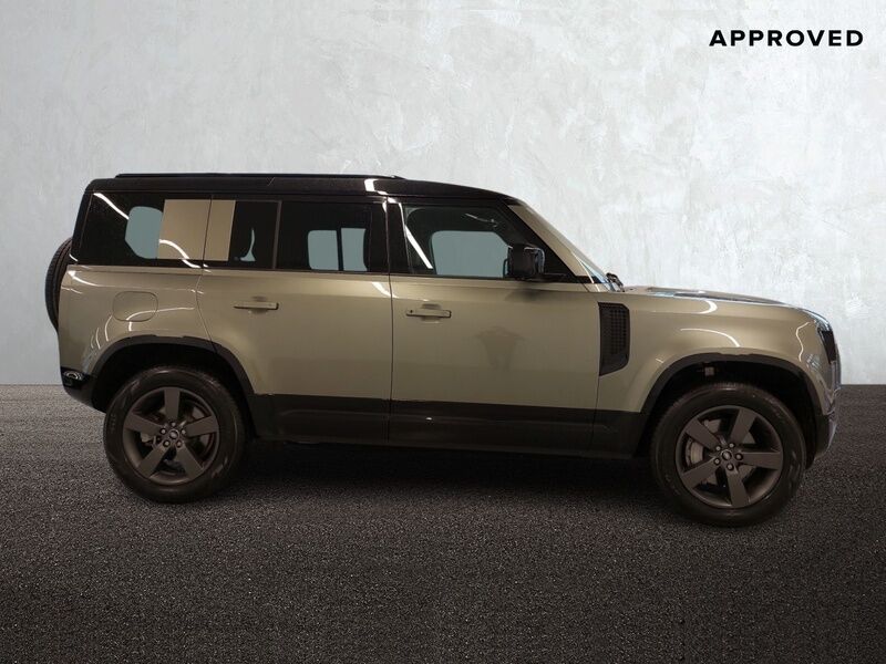 More views of Land Rover Defender