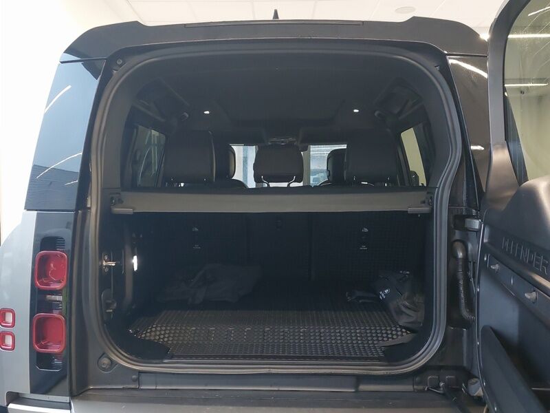 More views of Land Rover Defender