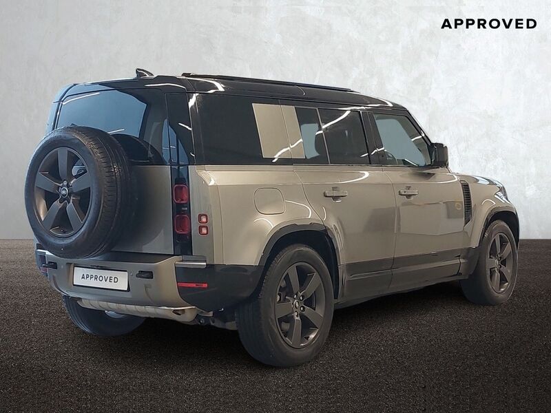 More views of Land Rover Defender