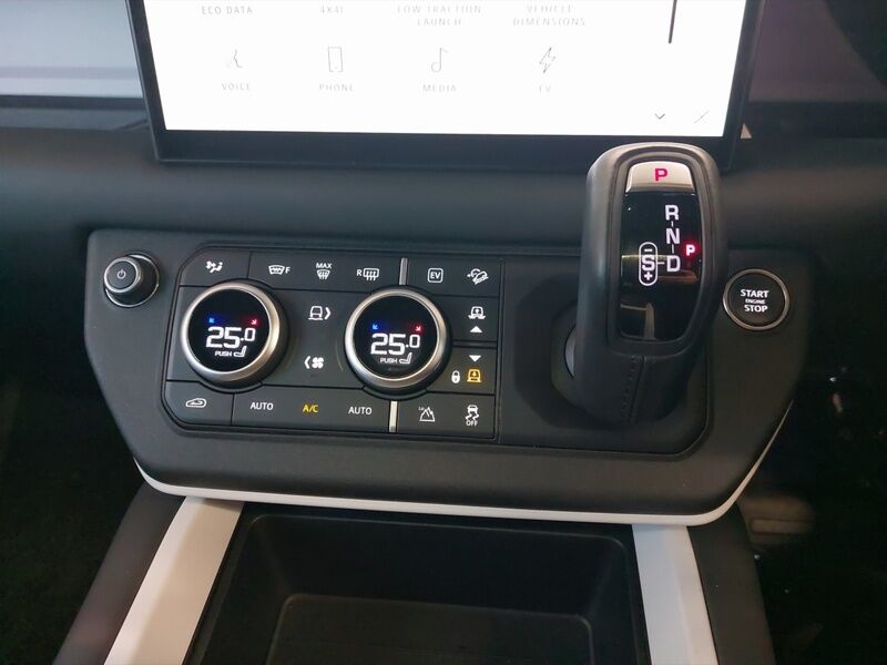 More views of Land Rover Defender