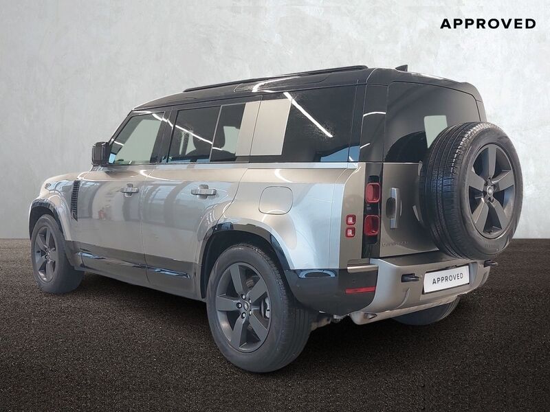 More views of Land Rover Defender