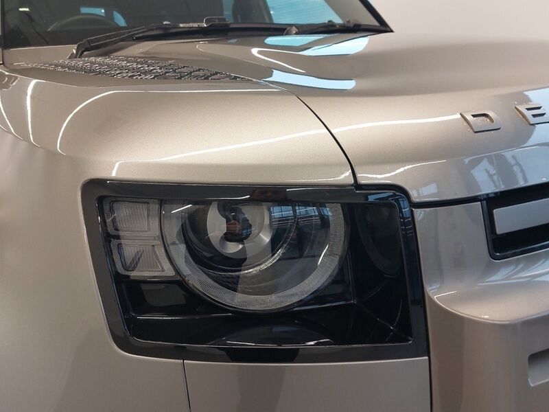 More views of Land Rover Defender