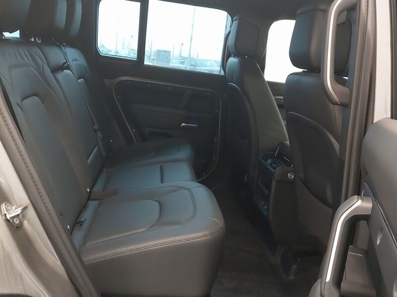 More views of Land Rover Defender