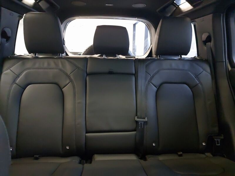 More views of Land Rover Defender