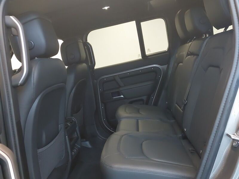 More views of Land Rover Defender