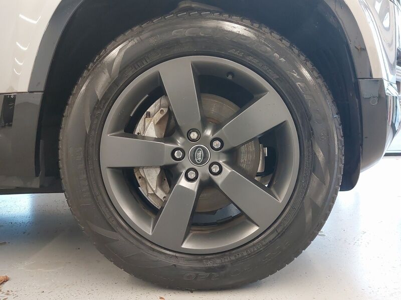 More views of Land Rover Defender