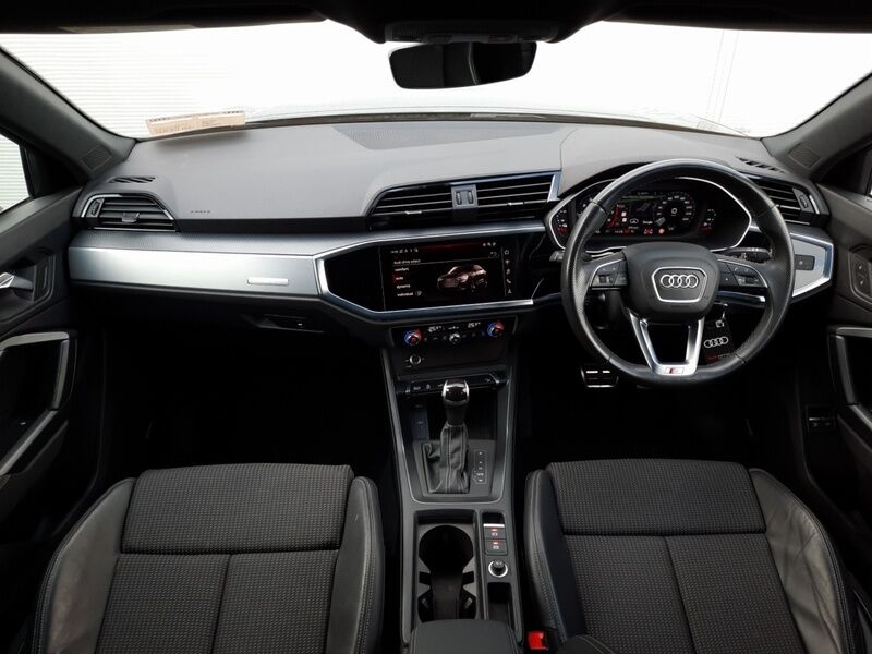 More views of Audi Q3