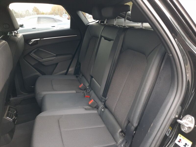 More views of Audi Q3