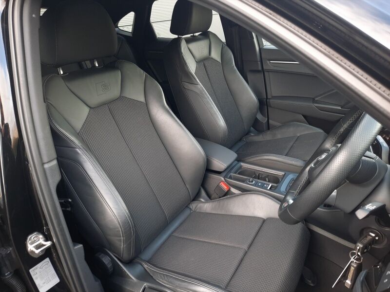 More views of Audi Q3