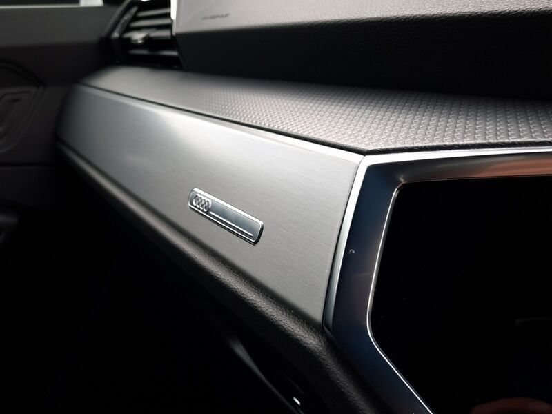 More views of Audi Q3