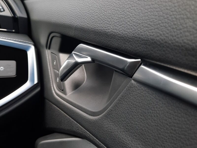 More views of Audi Q3