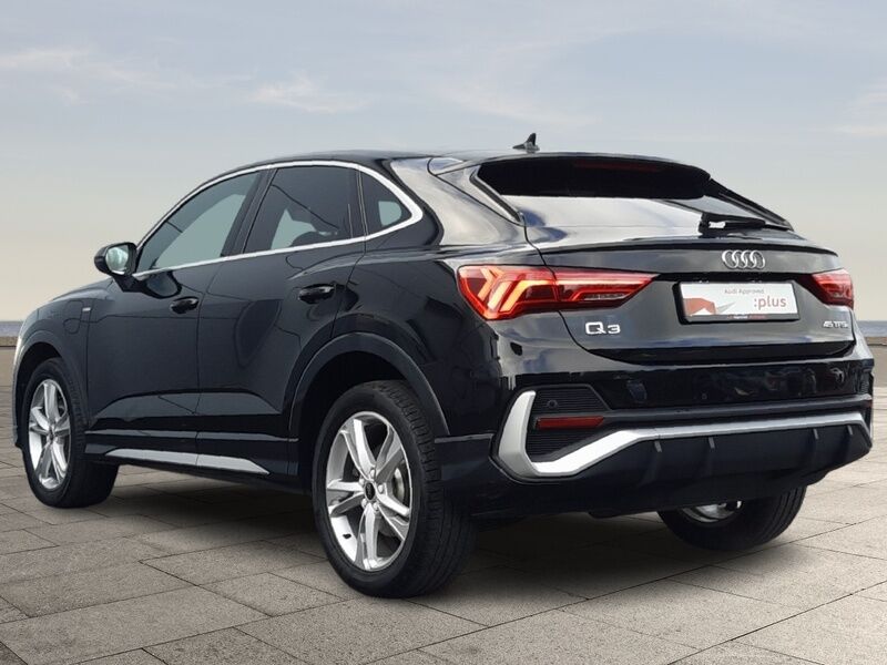 More views of Audi Q3