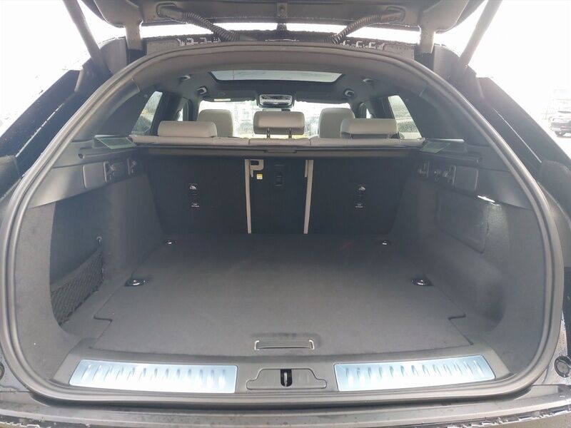 More views of Land Rover Range Rover Velar