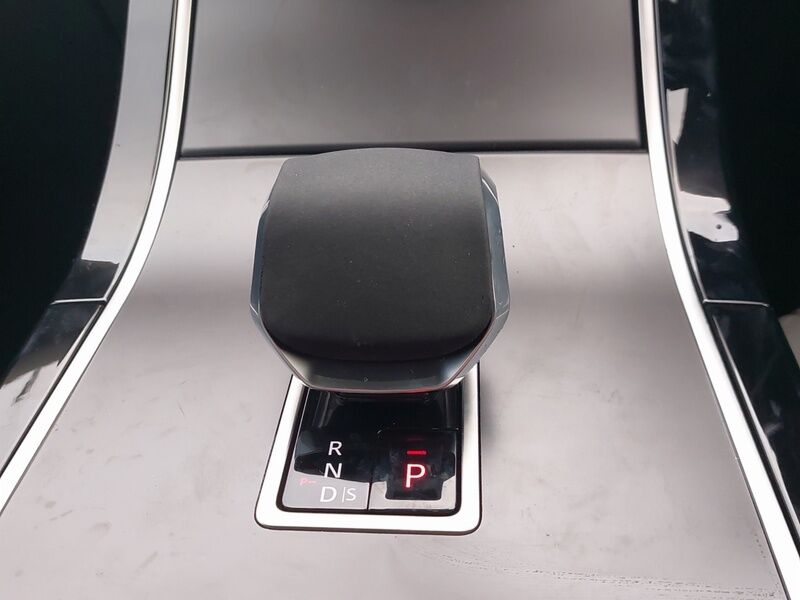 More views of Land Rover Range Rover Velar