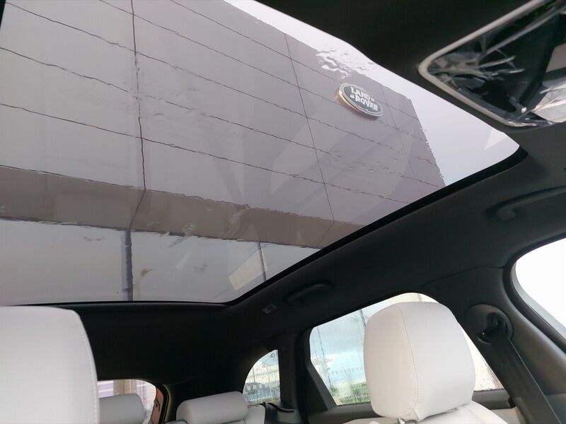 More views of Land Rover Range Rover Velar