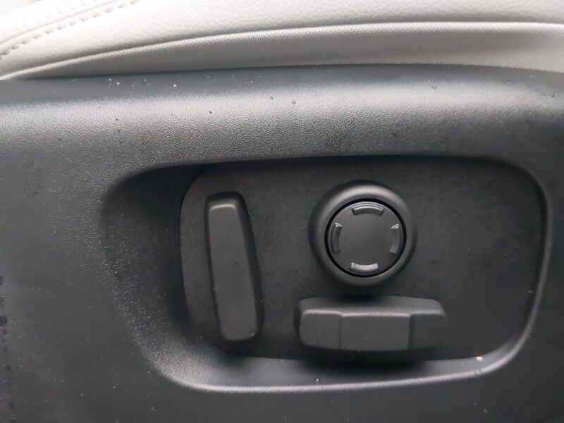 More views of Land Rover Range Rover Velar